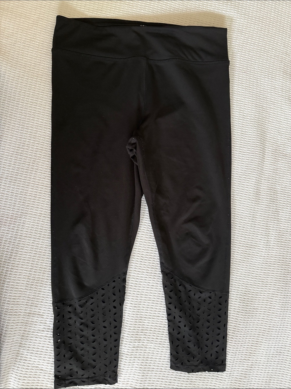 GAIAM Black Laser-Cut Hem Leggings